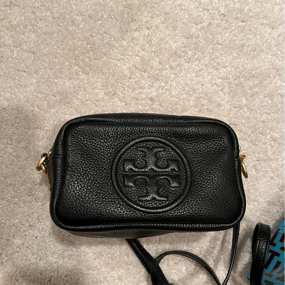 Tory Burch Perry Bombe Mini Bag- black
